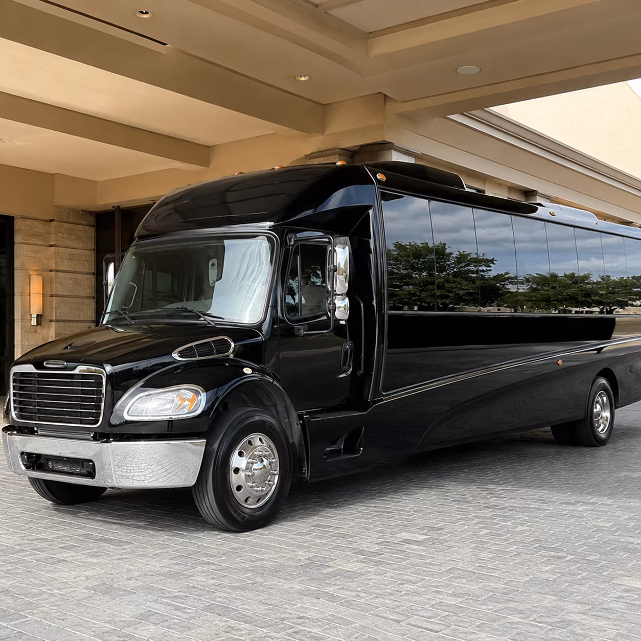 hendersonville 18 passenger minibus