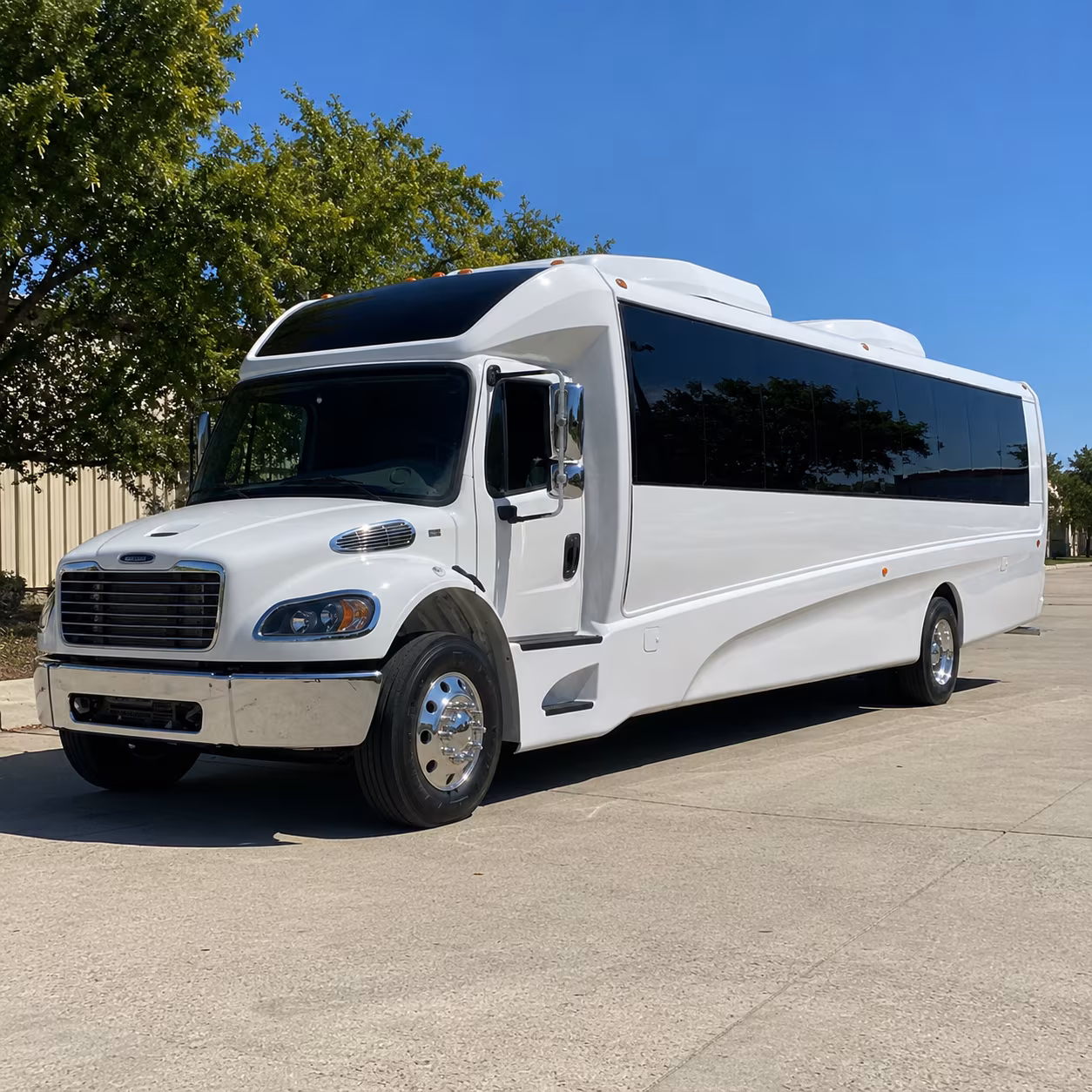 hendersonville 28 passenger minibus