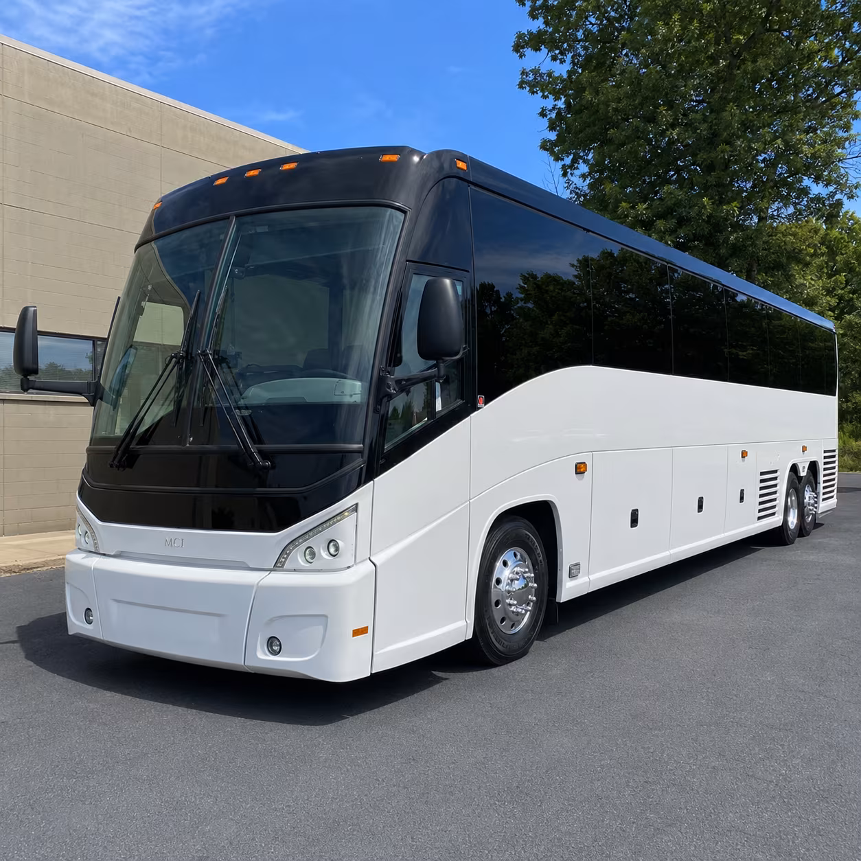 hendersonville 56 passenger charter bus