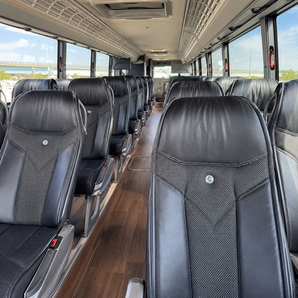long distance charter bus rentals from hendersonville to nashville and beyond