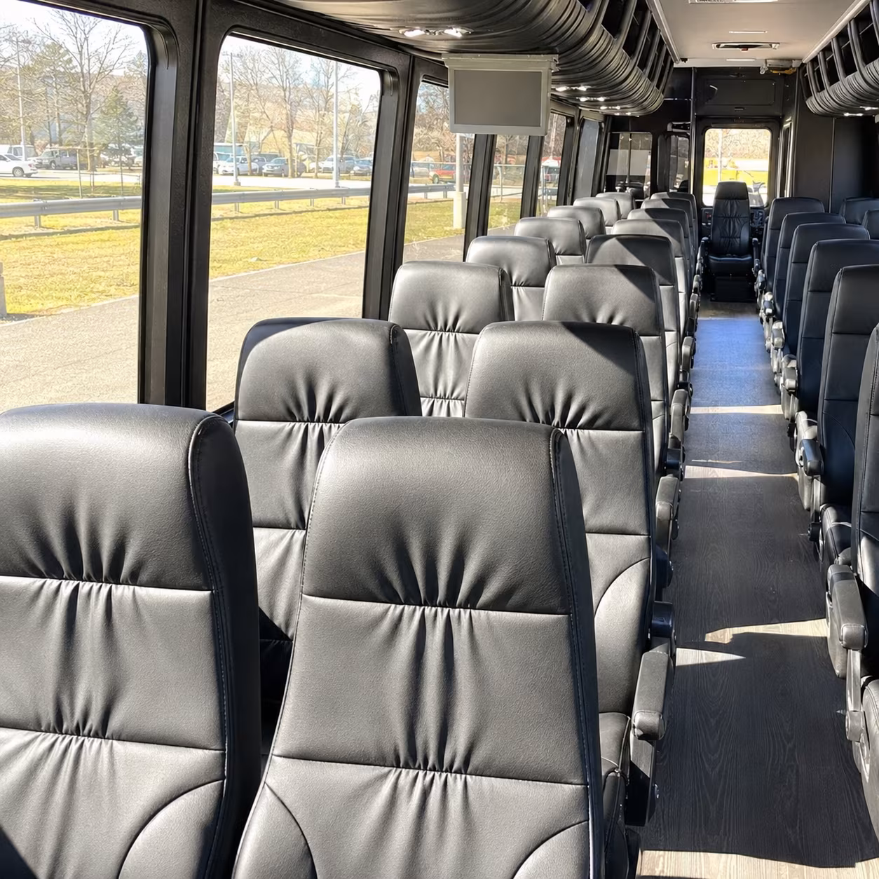 minibus wine tours to sumner county vineyards and tasting rooms